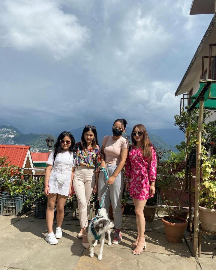 Backpackers Den Hostel Gangtok Bagian luar foto